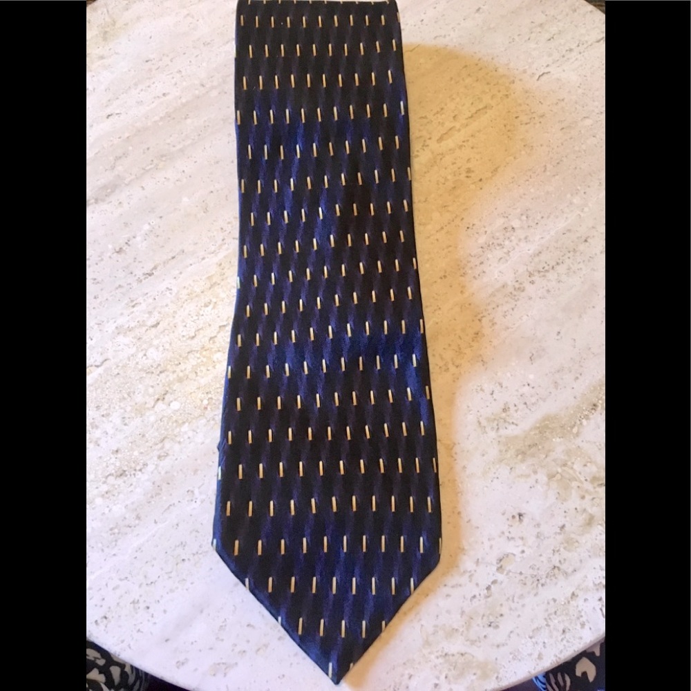 Like New! 100% Silk tie. Handmade by Carlo Palazzi designs.